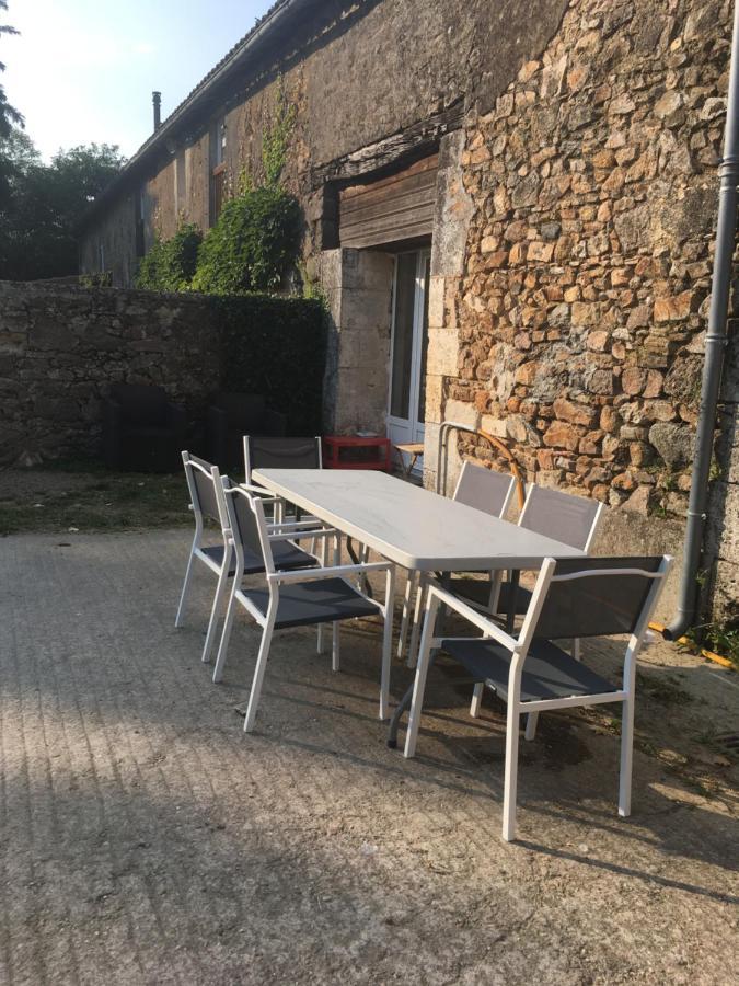 Ferme Gite Equestre En Charente Confolens Extérieur photo
