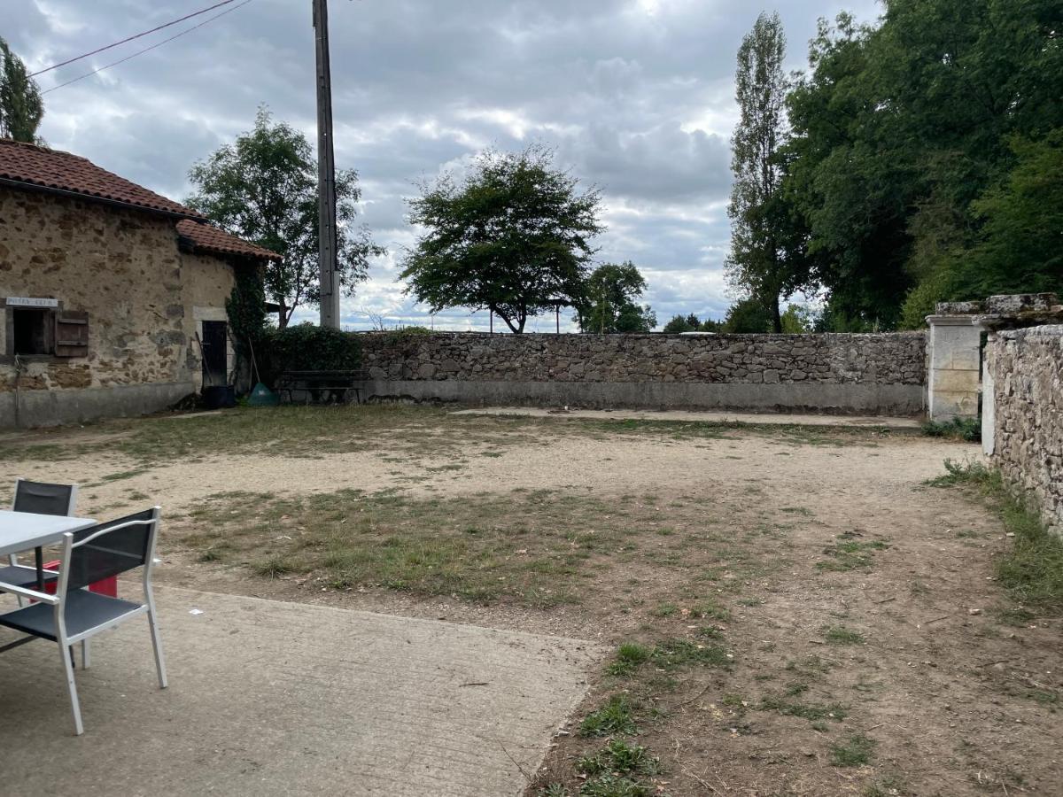 Ferme Gite Equestre En Charente Confolens Extérieur photo